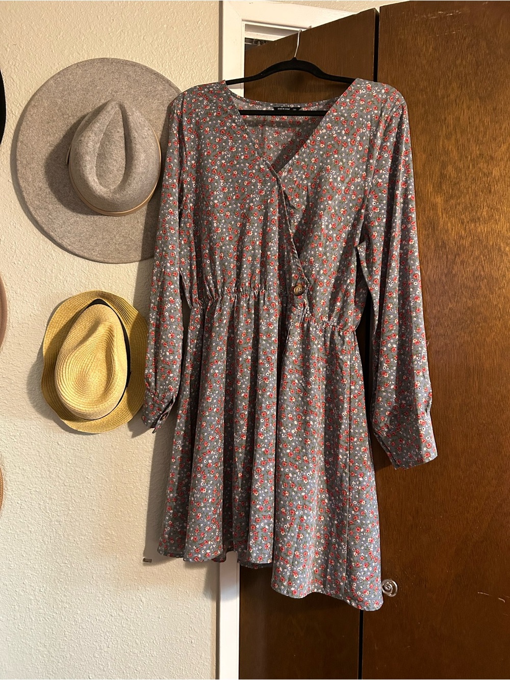 SHEIN Grey Long Sleeve Floral Tie-Waist Dress with Red Flowers